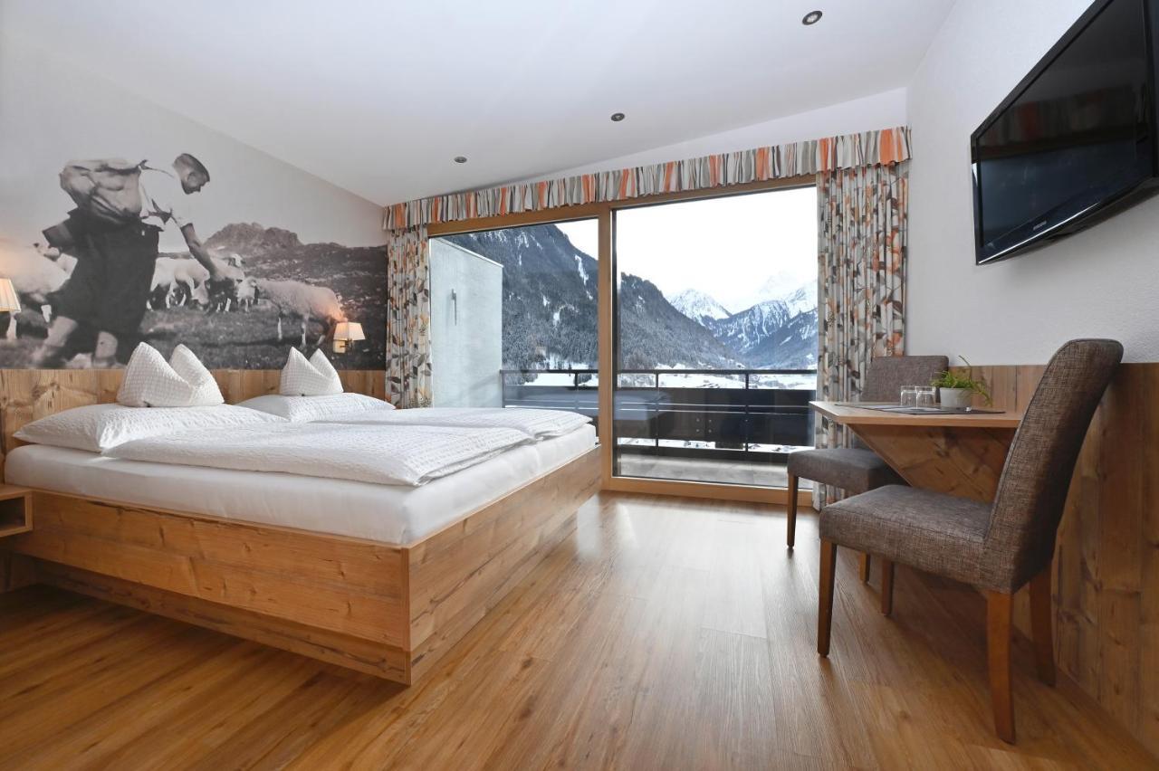 Alpenpension Maderer Gaschurn Exterior foto
